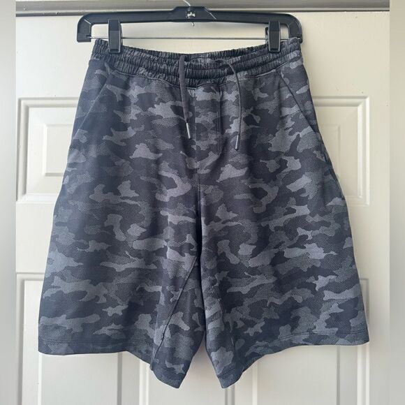 Lululemon Pace Breaker Short - Lined 9"
 in Variegated Black Camo Size S - Picture 9 of 13